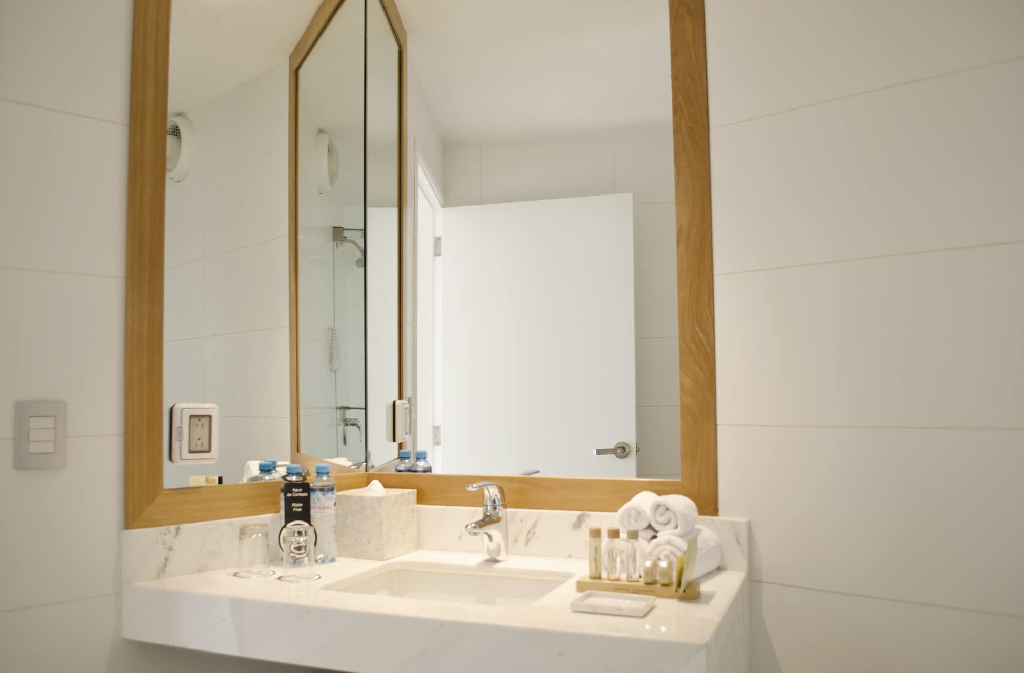 Ramada Encore By Wyndham Lima San Isidro Kültér fotó